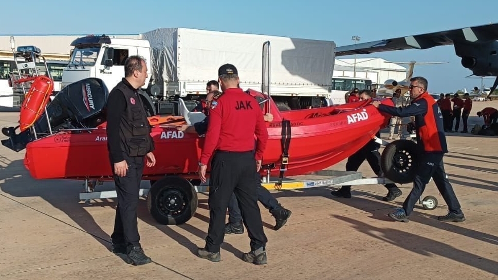 Third Turkish plane carrying search and rescue teams, aid supplies ...
