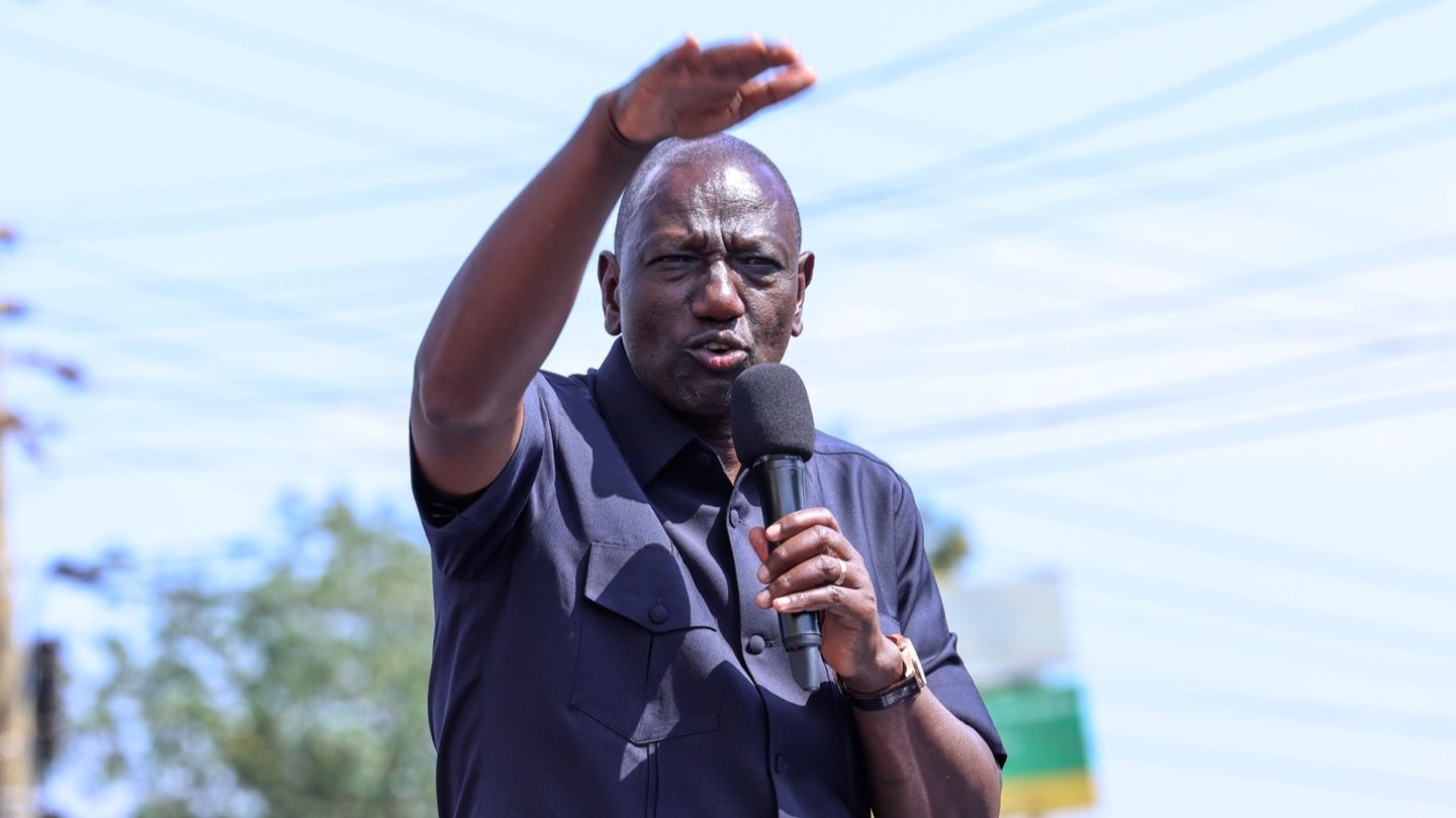 Kaunda suits banned in Kenyan parliament