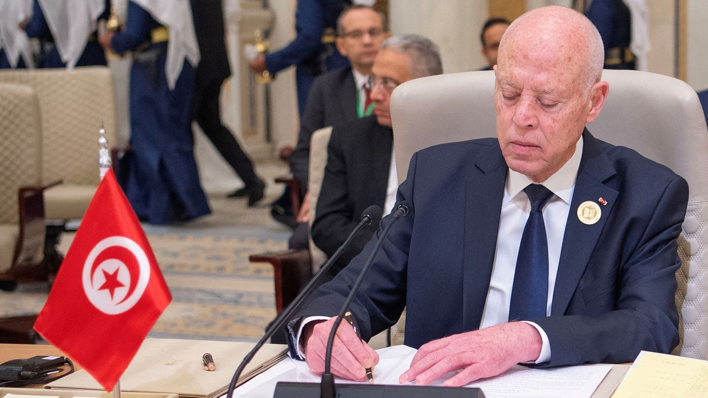 Tunisia offers to treat wounded Gazans