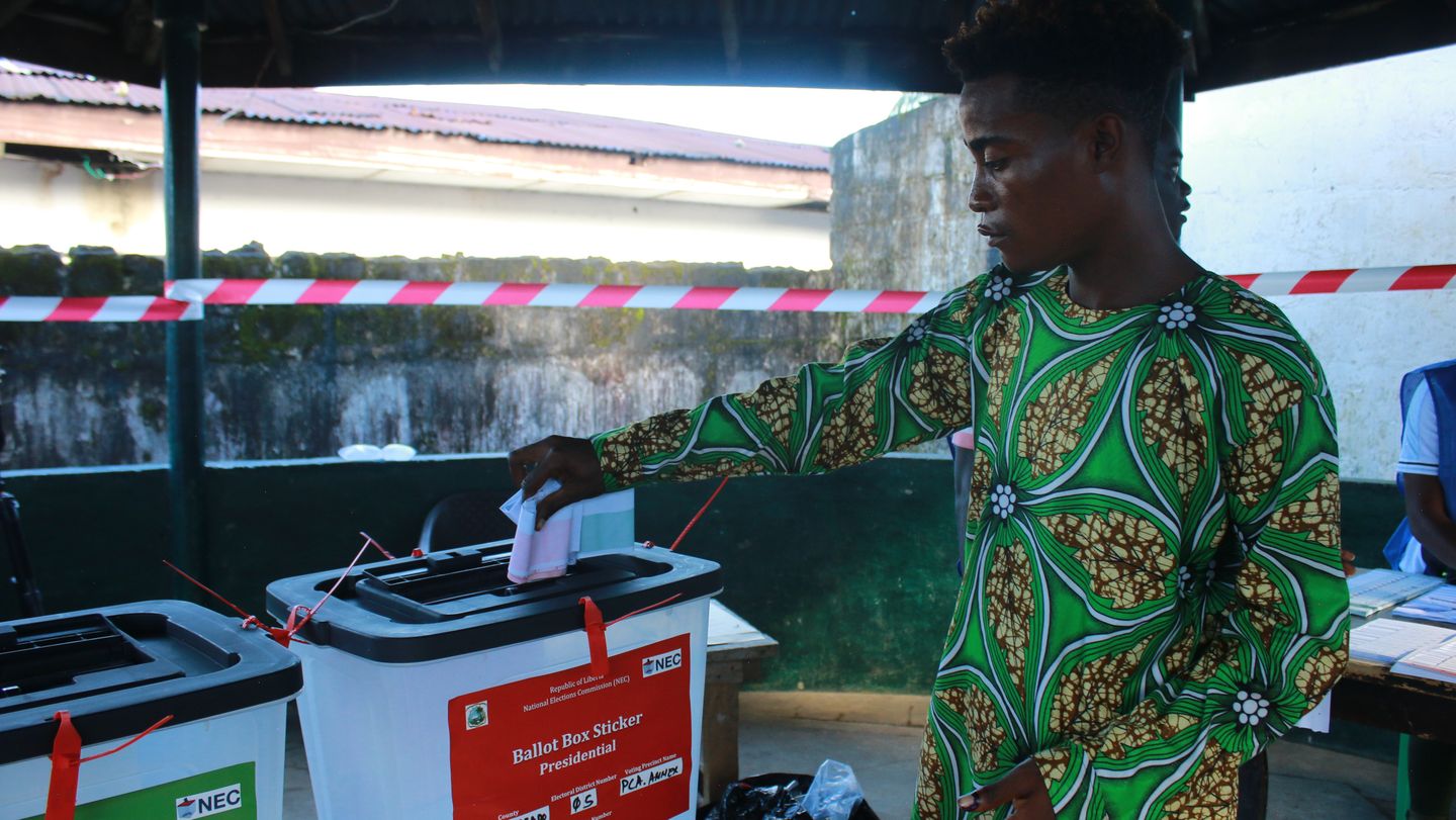 Liberia elections: Ecowas monitors deny receiving bribe