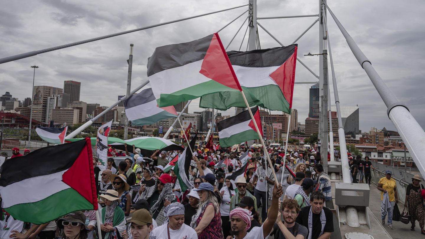 South African marchers demand a  permanent Gaza ceasefire