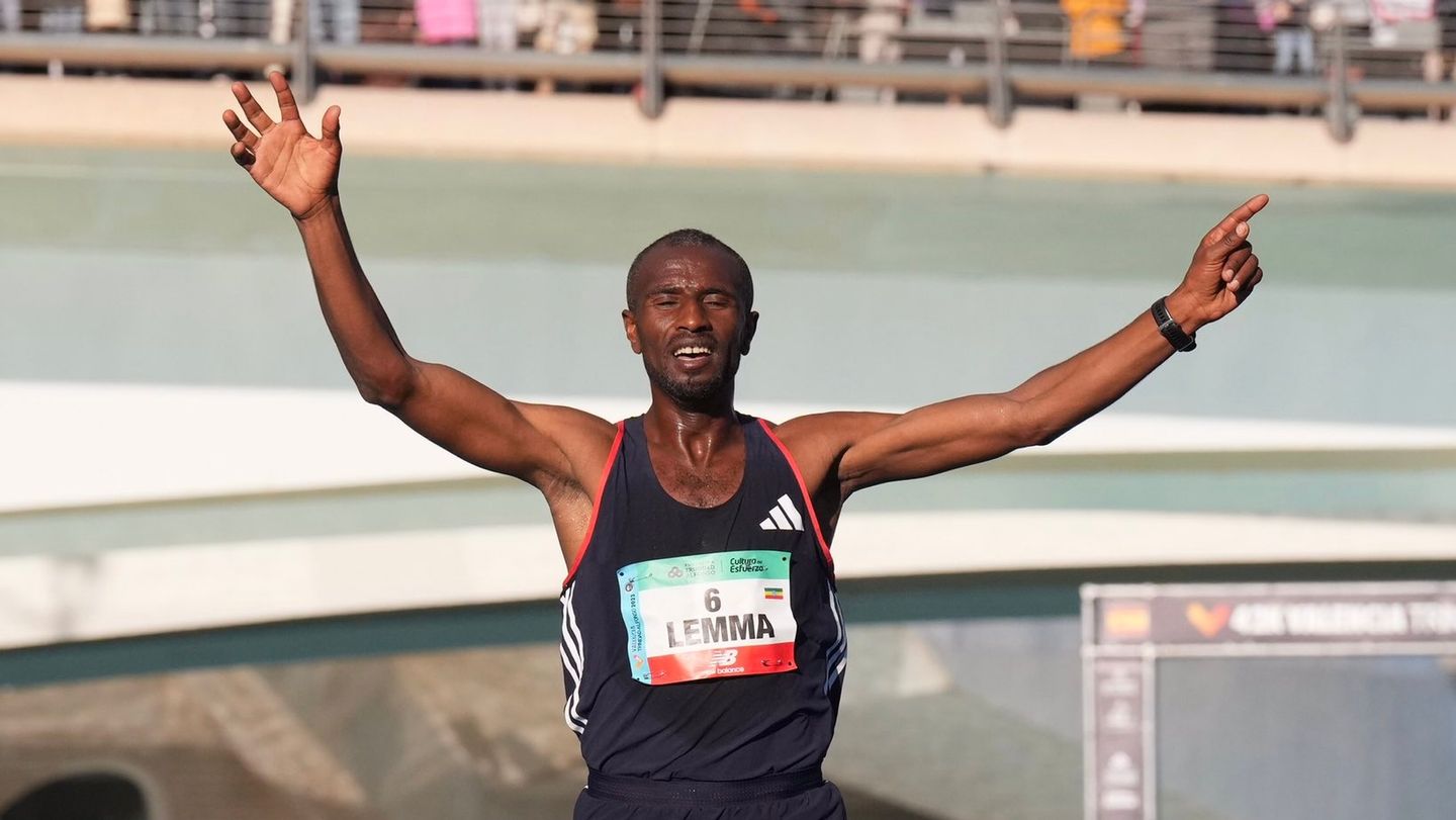 Ethiopian wins Valencia men's marathon