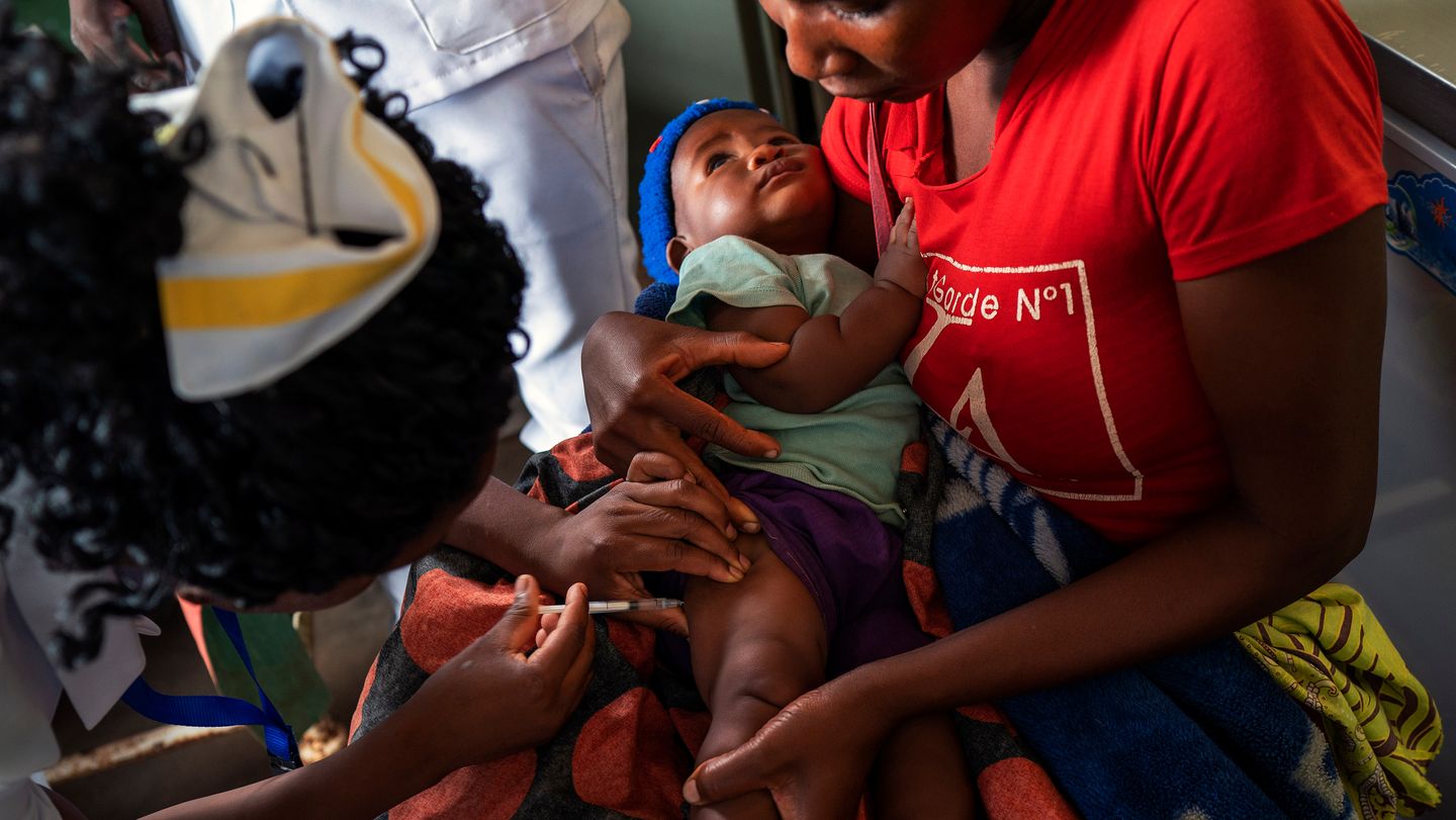 WHO recommends second malaria vaccine for children