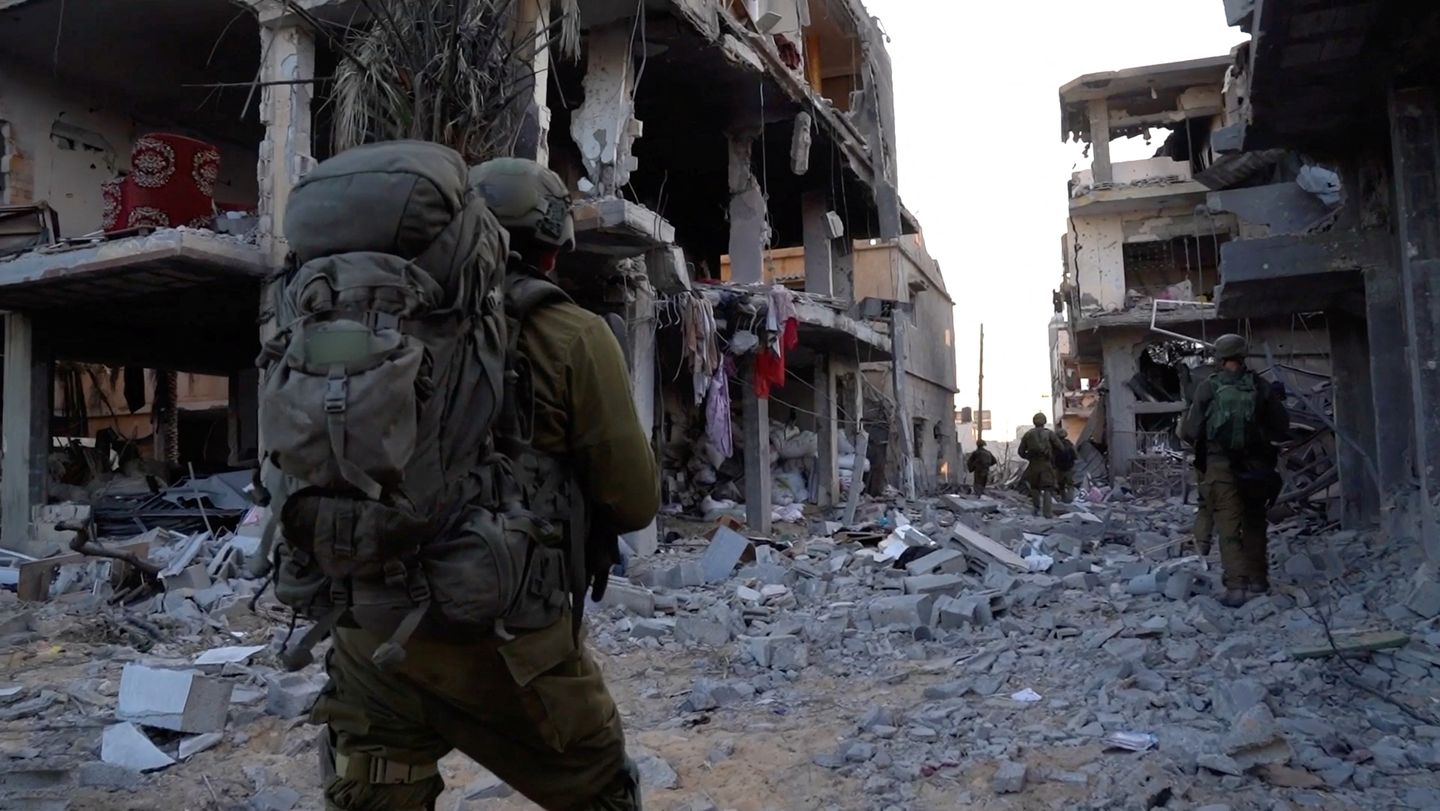 Sojojin Isra'ila suna aiki a  'tsakiyar birnin Gaza' — Ministan Tsaro