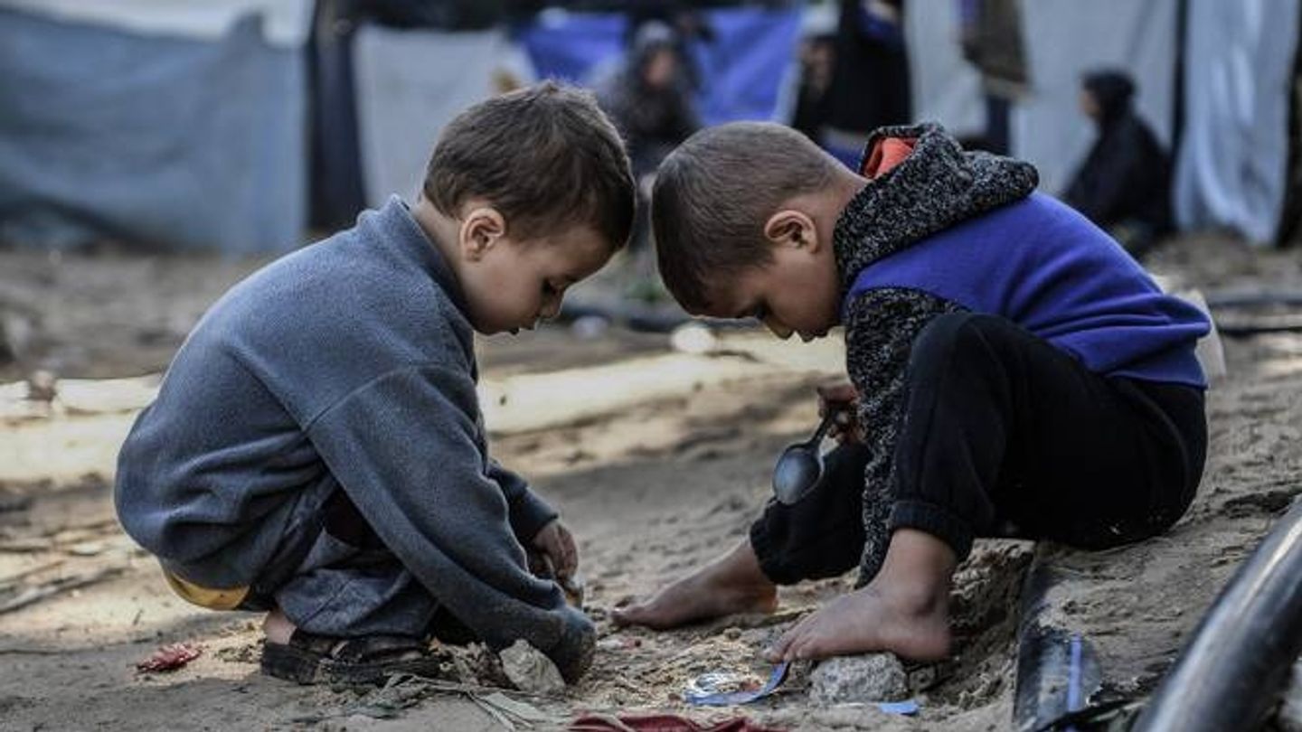 An kashe Falasdinawa 100 a hare-haren da aka kai musu cikin dare a Gaza
