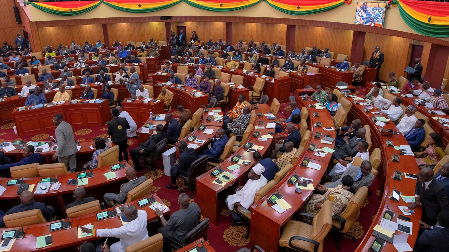 Za a soma hana ‘yan majalisar dokokin Ghana shiga majalisa saboda makara