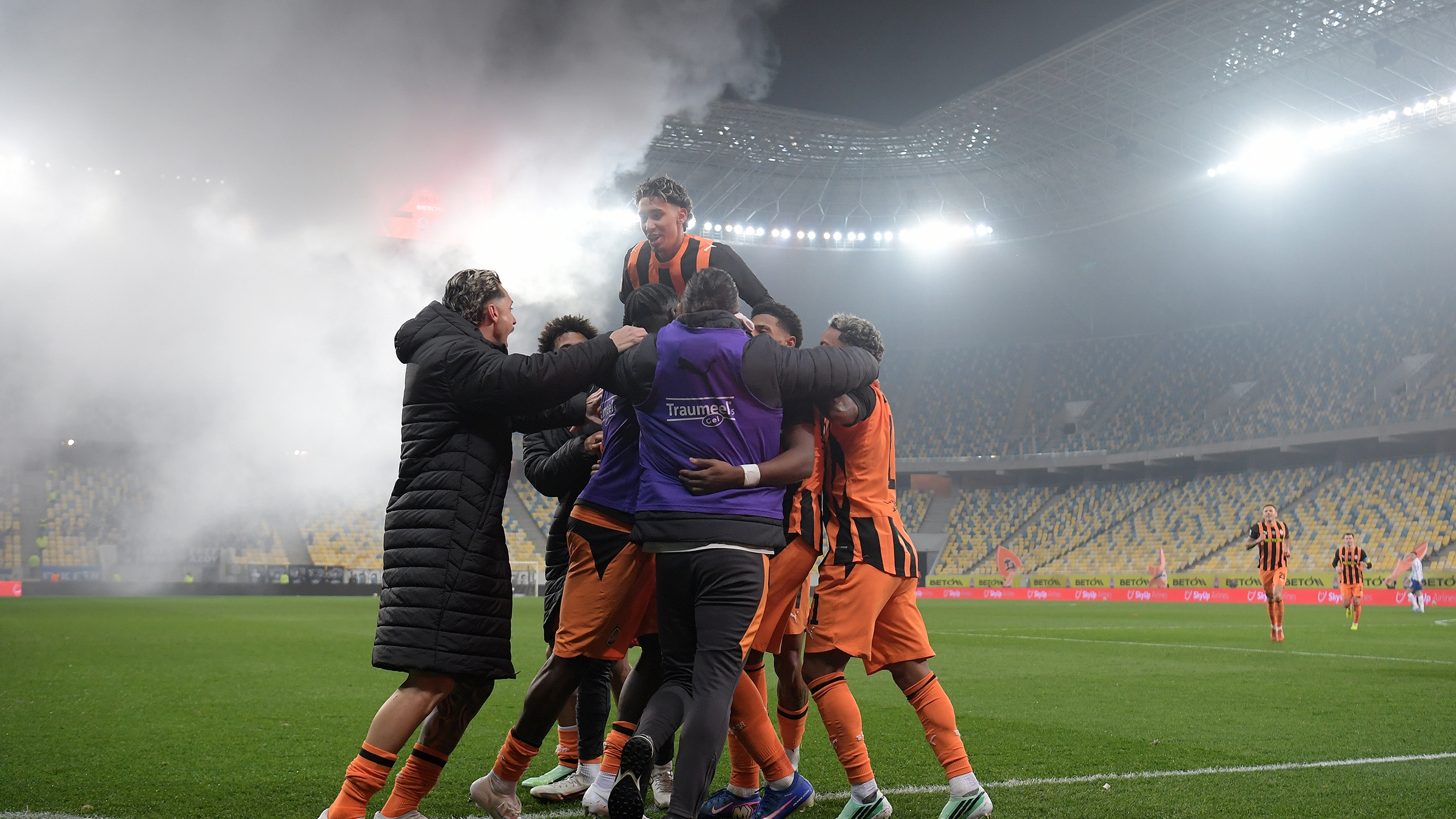 Shakhtar Donetsk beat Dynamo Kyiv 3-0 to reach Ukraine Cup quarter-finals