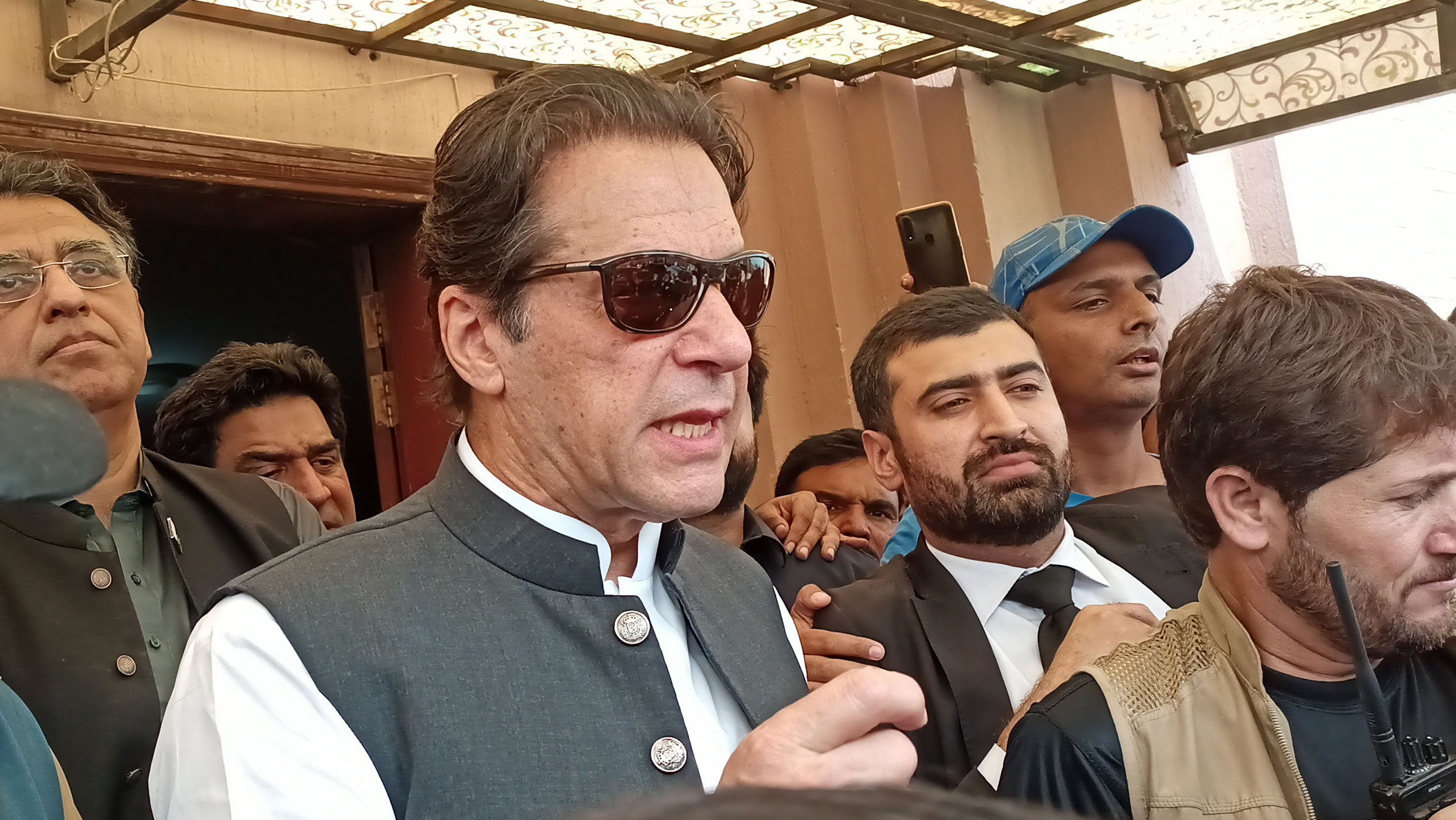 Pakistan Ran Ran Pakistan court orders police to drop terror charges against Imran Khan ...