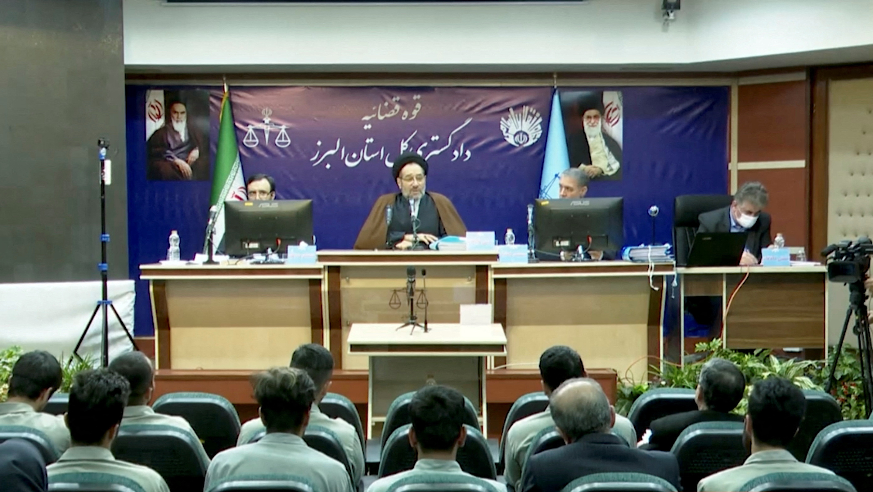 UN calls Iran executions of protesters 'state-sanctioned killing' - TRT ...