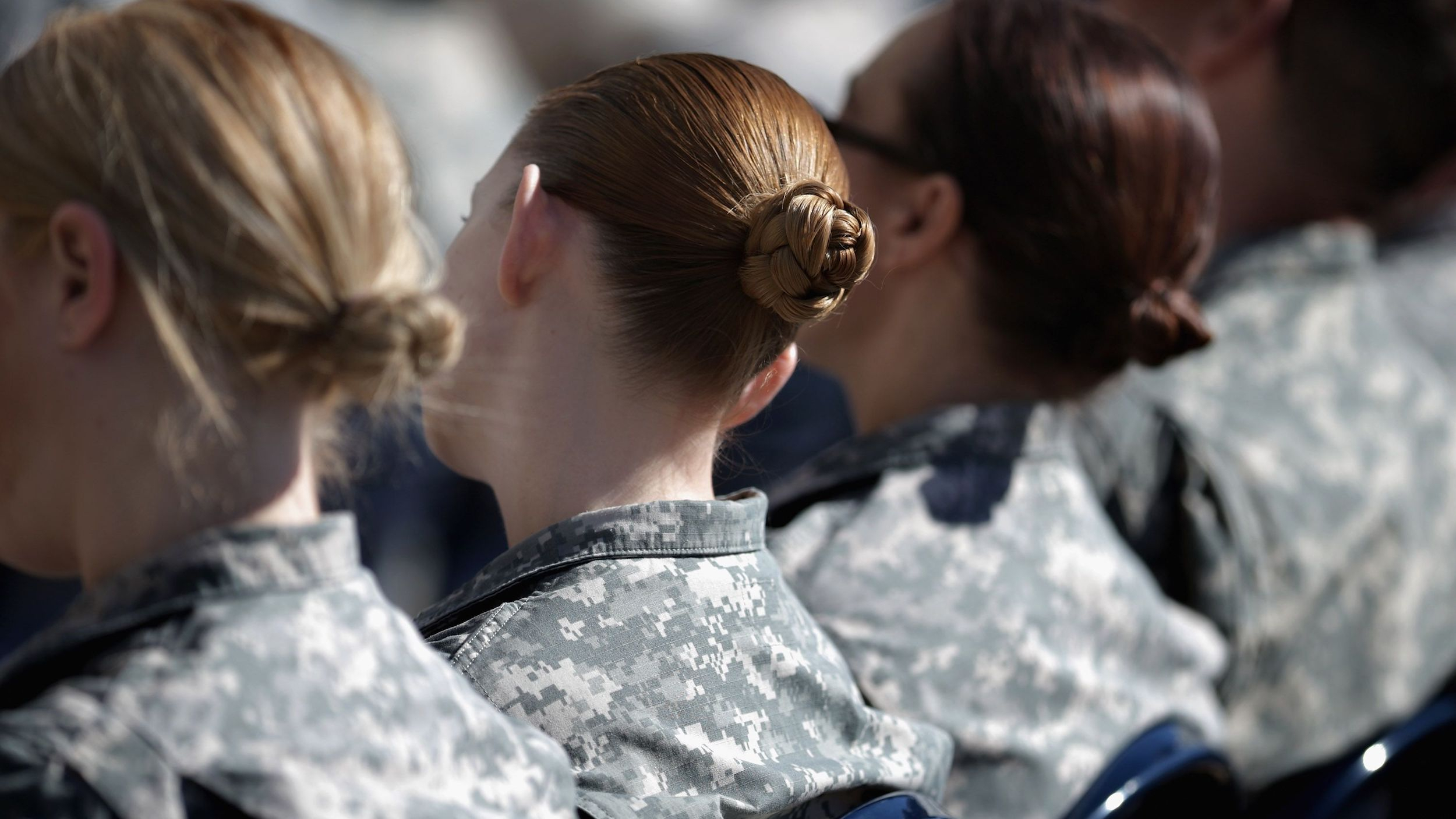 US Army loosens restrictions for female soldiers - TRT World